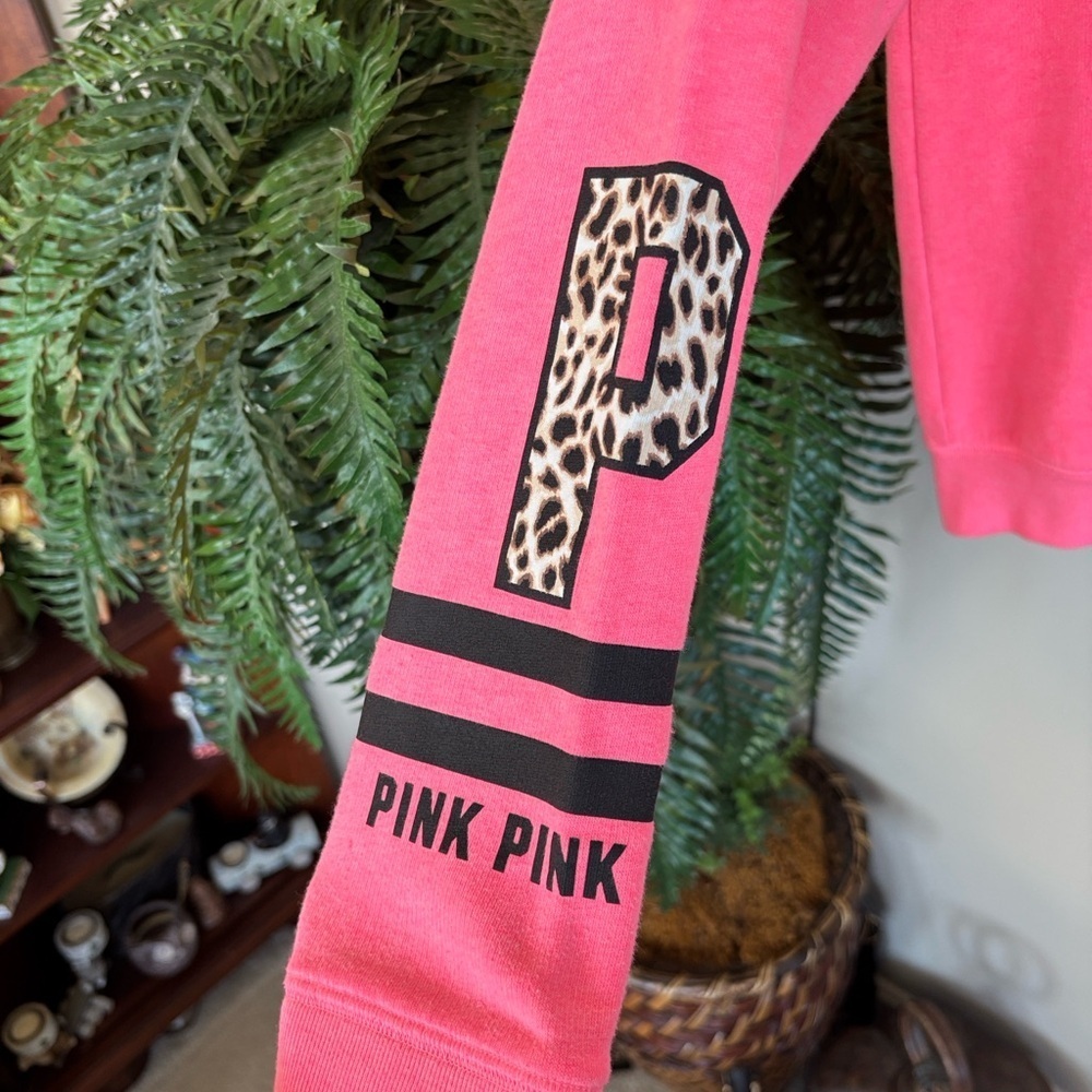 Vintage PINK Victoria's Secret Hot Pink Crew Neck Sweatshirt Leopard Print Y2K - Picture 6 of 13